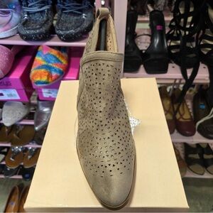 Ami Tan Heeled Boots